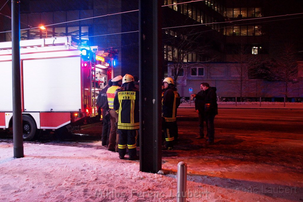 2 Personen niedergeschossen Koeln Junkersdorf Scheidweilerstr P23.JPG